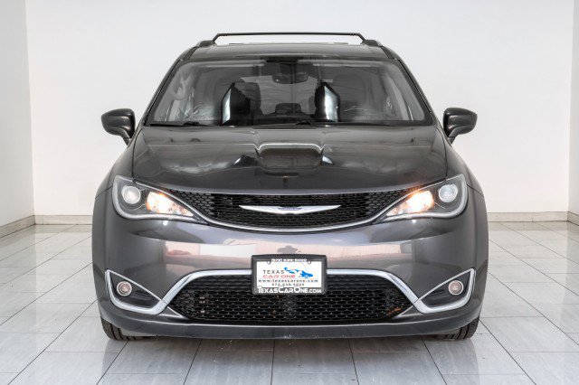 Used 2019 Chrysler Pacifica Touring-L FWD image 3