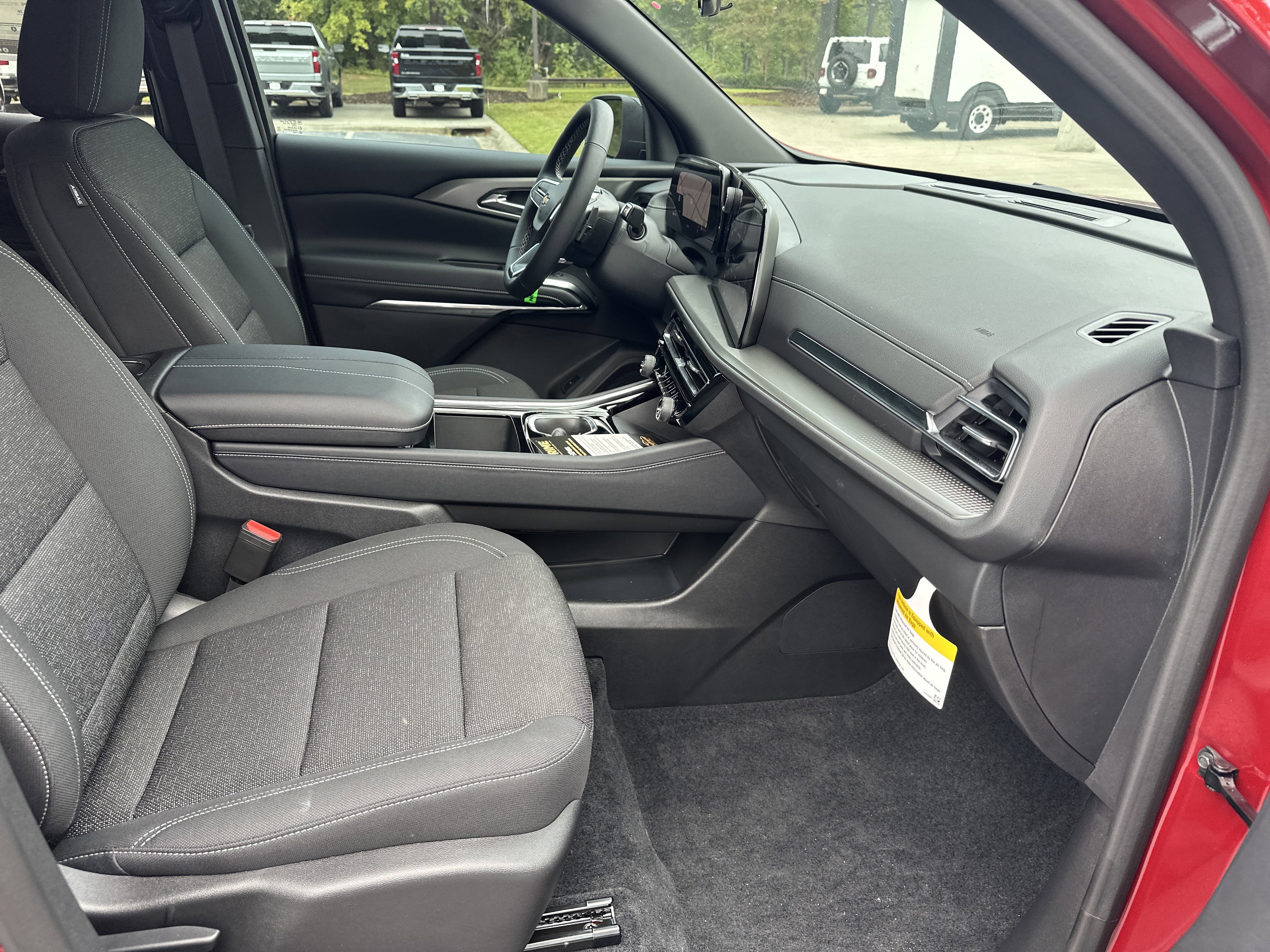 New 2026 Chevrolet Traverse LT image 13