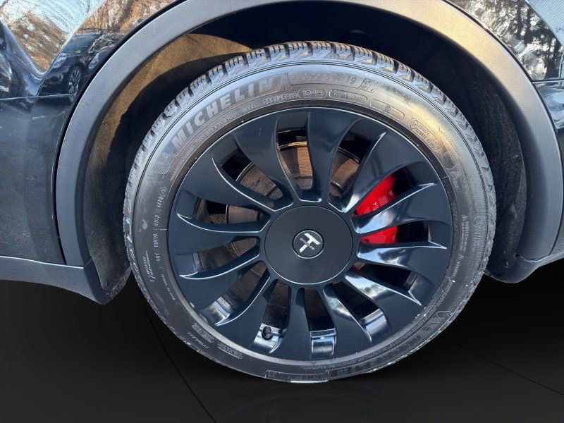 Used 2021 Tesla Model Y Performance image 22