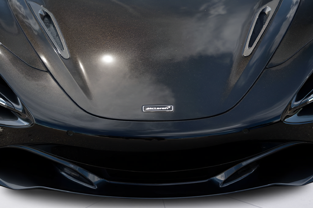 Used 2019 McLaren 720S RWD image 8