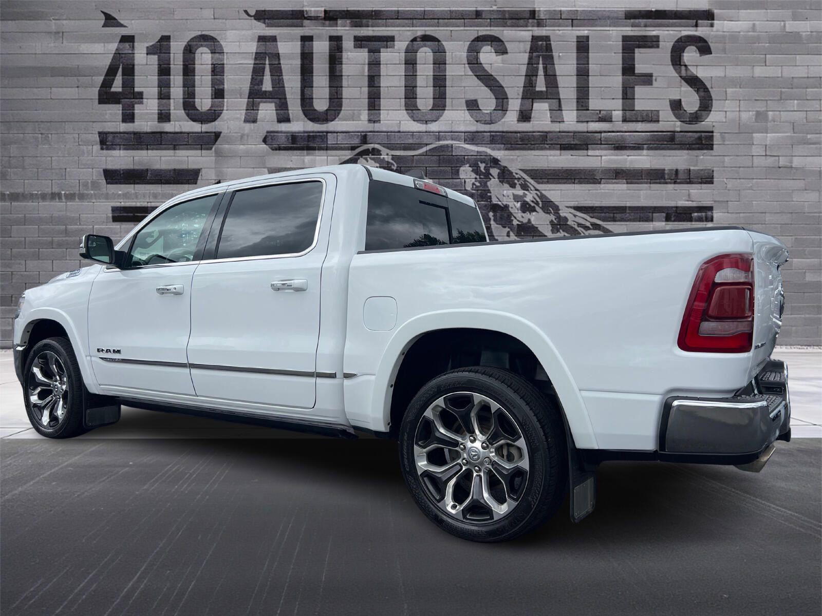 Used 2022 RAM 1500 Limited image 8