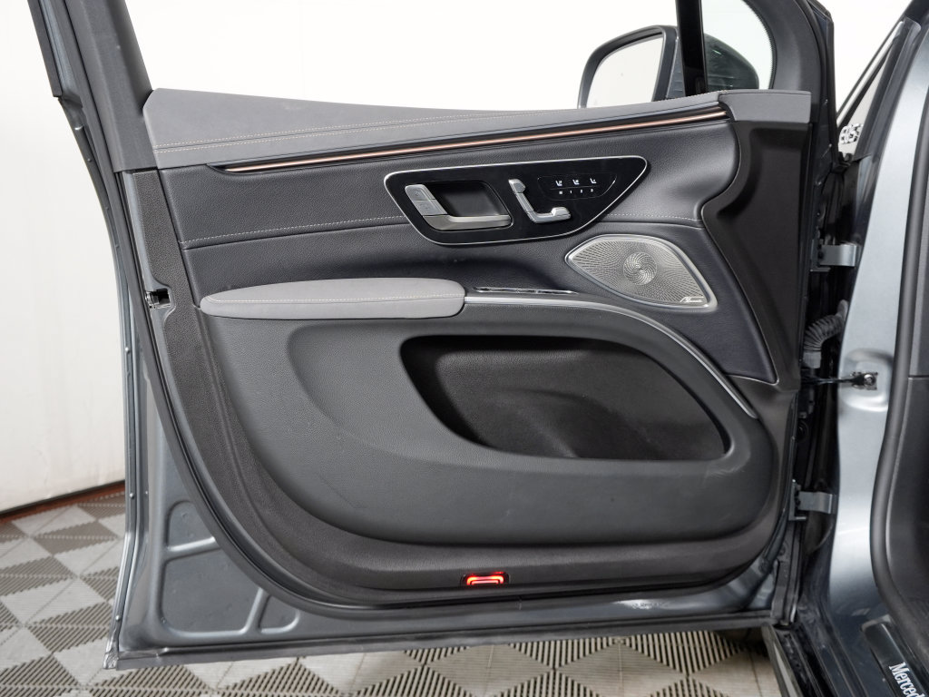 Certified 2023 Mercedes-Benz EQS 580 4MATIC SUV image 29