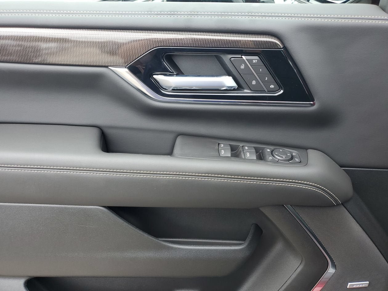New 2026 GMC Yukon XL Elevation w/ Elevation Premium Package AWD/4WD image 17