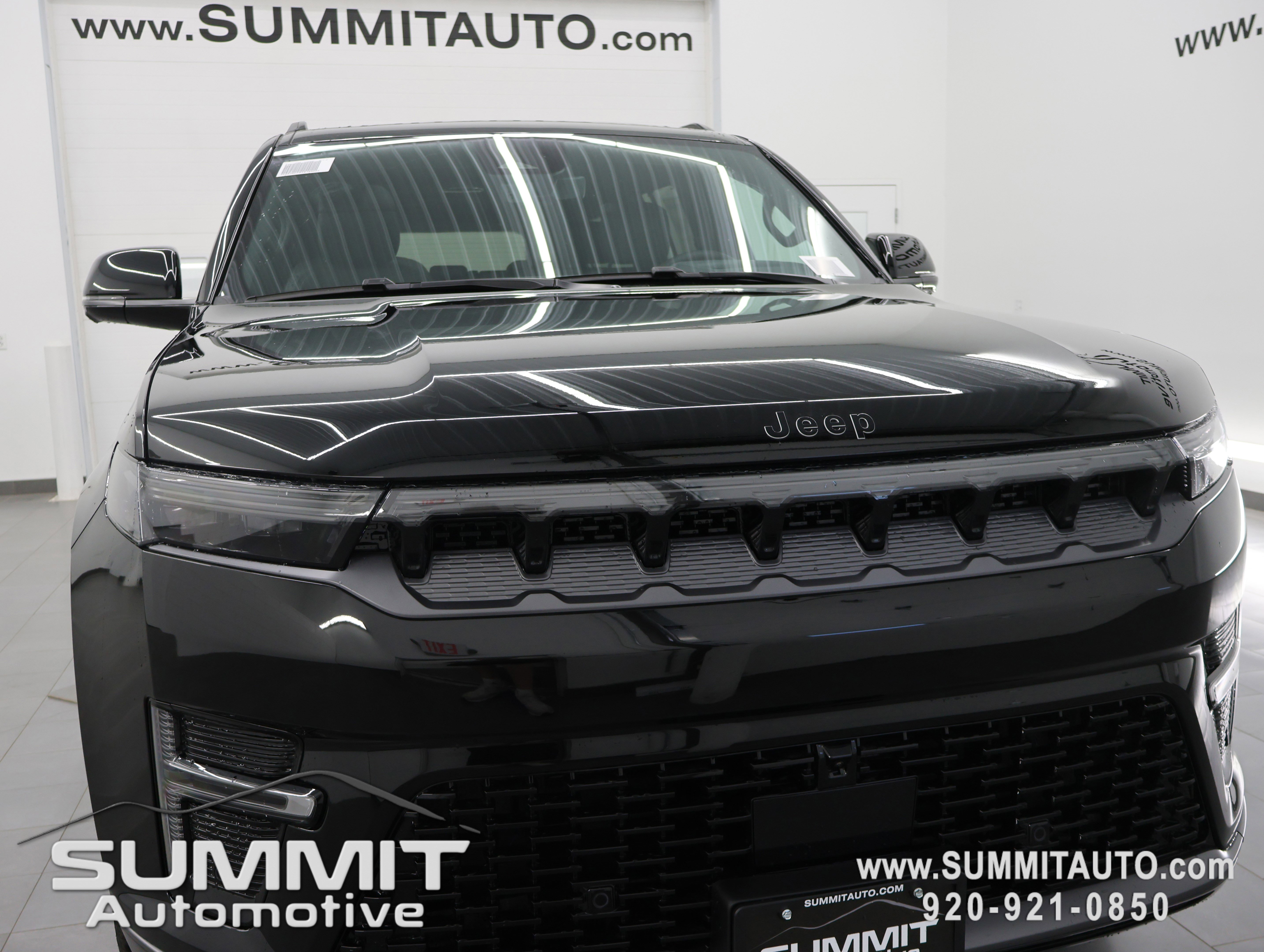 New 2026 Jeep Grand Wagoneer L Summit AWD/4WD image 25