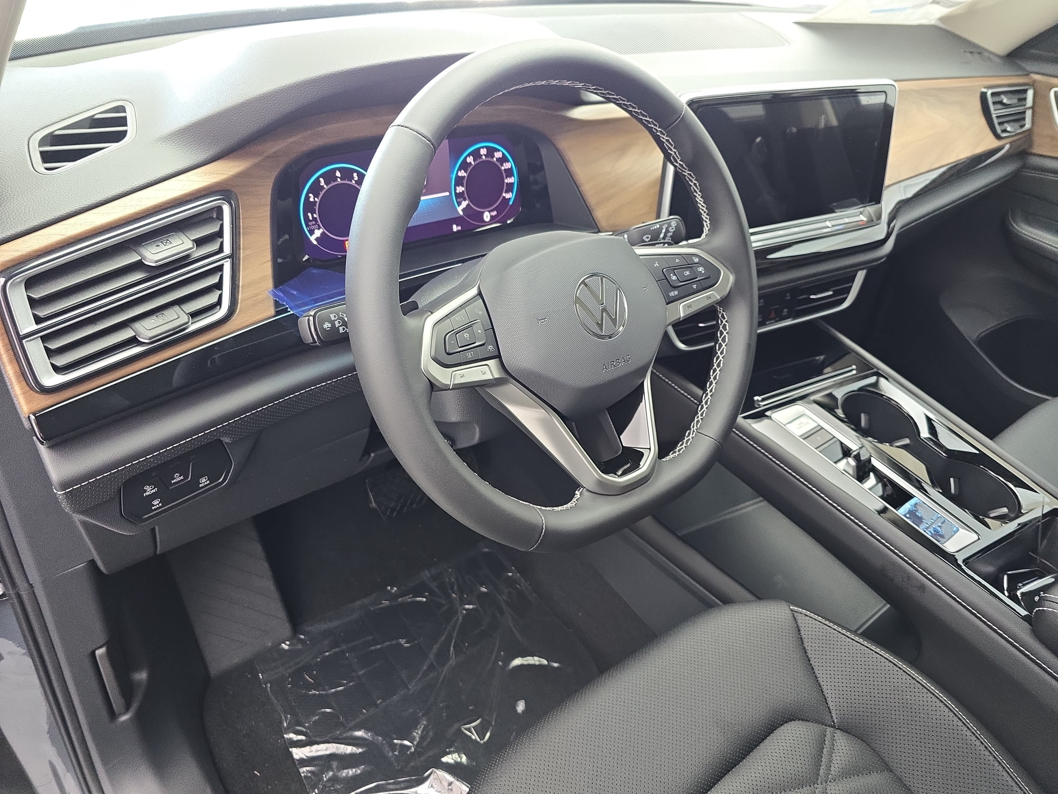 New 2026 Volkswagen Atlas SE FWD image 16