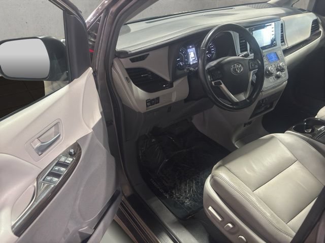 Used 2019 Toyota Sienna XLE Premium w/ Protection Package AWD/4WD image 16