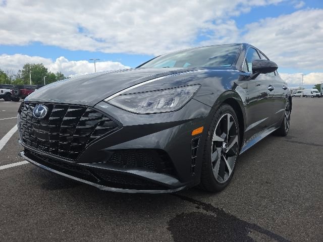 Used 2022 Hyundai Sonata SEL Plus FWD image 2