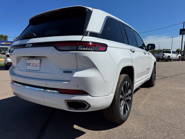Used 2022 Jeep Grand Cherokee Overland w/ Luxury Tech Group IV AWD/4WD image 7