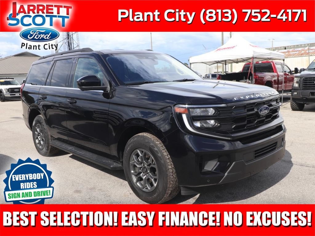 Used 2025 Ford Expedition Active RWD image 1