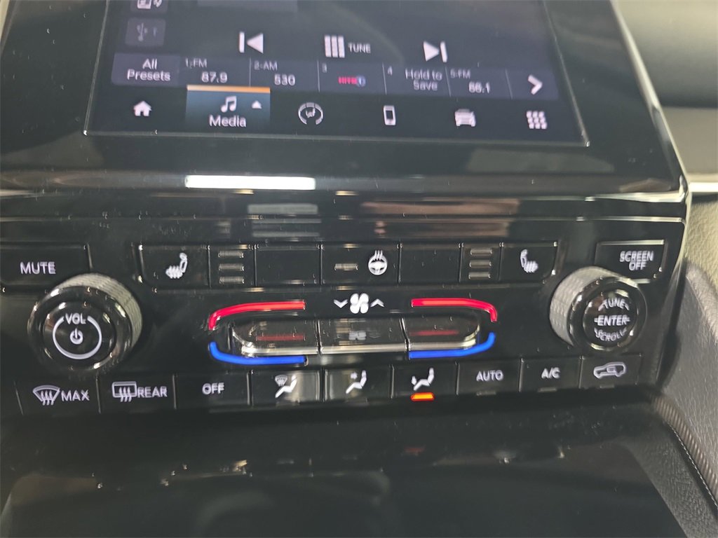 Used 2024 Jeep Grand Cherokee Altitude image 20