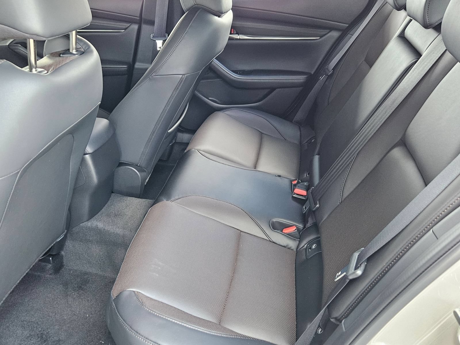 New 2026 MAZDA MAZDA3 2.5 S Hatchback w/ Premium Pkg FWD image 16