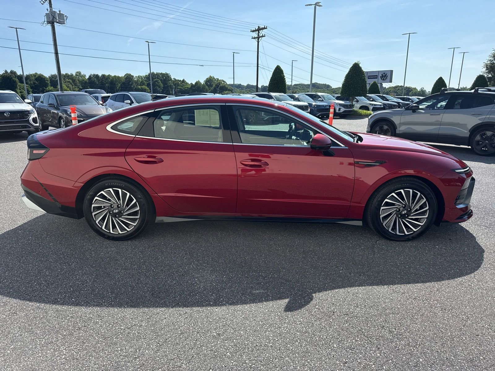 Used 2025 Hyundai Sonata Limited FWD image 8