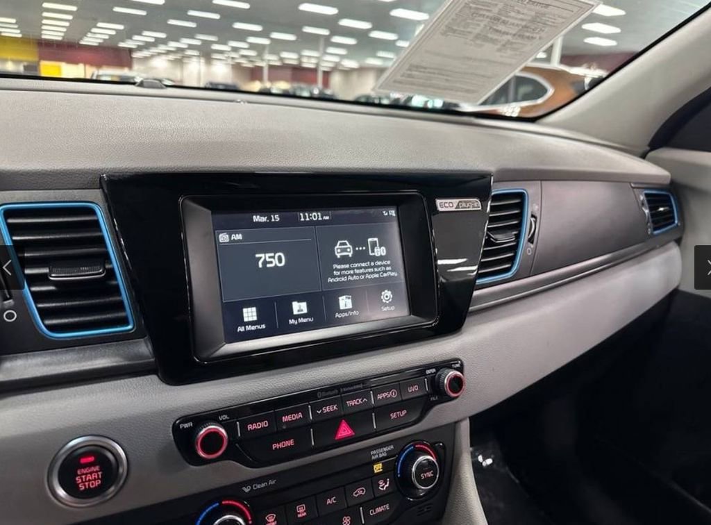 Used 2018 Kia Niro LX image 17