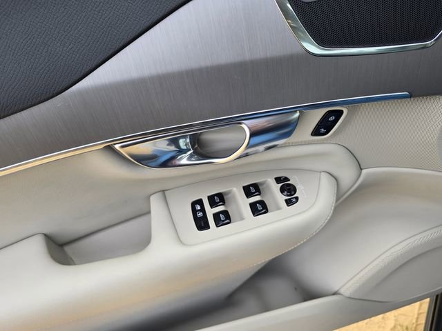 Used 2023 Volvo XC90 B5 Core w/ Protection Package Premier image 21