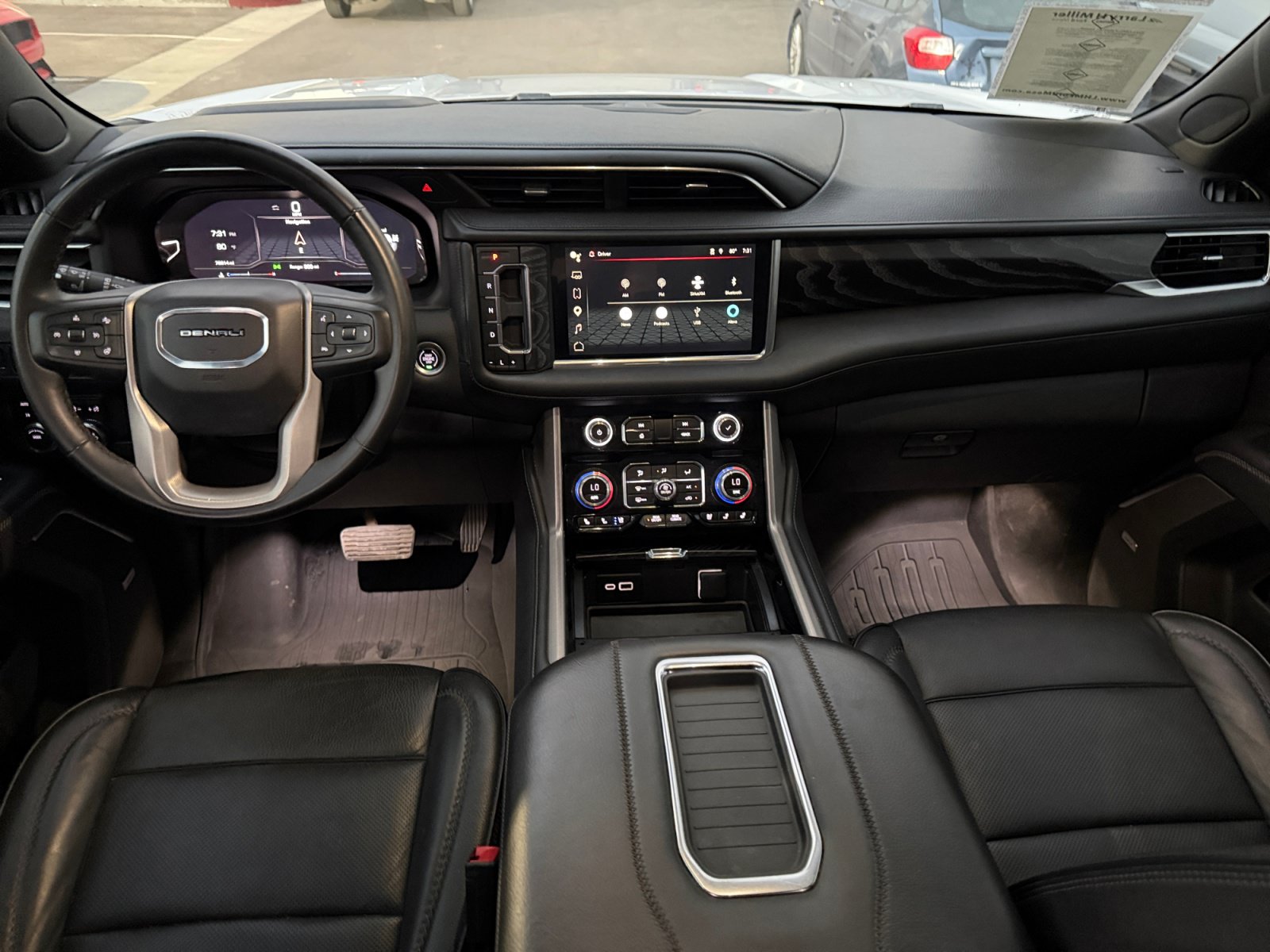 Used 2023 GMC Yukon XL Denali AWD/4WD image 15