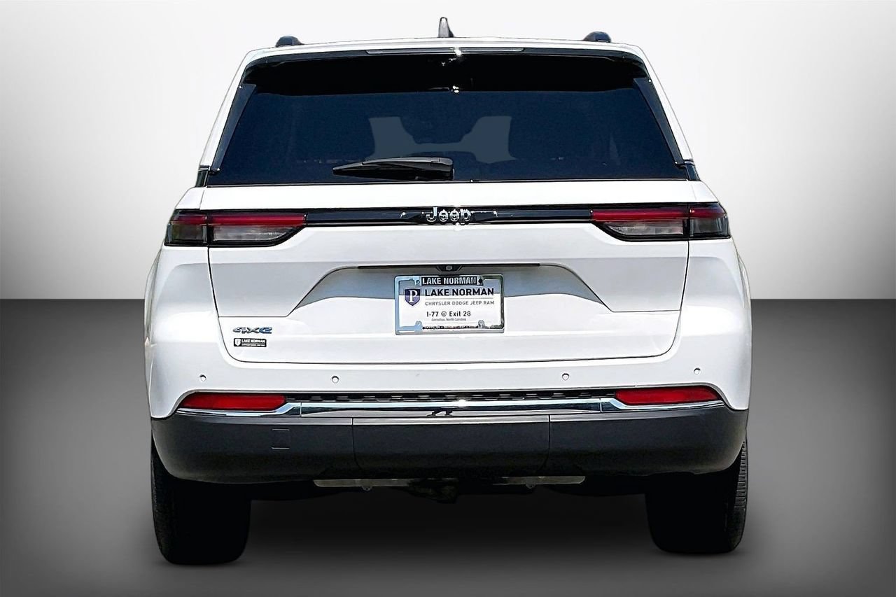 Used 2023 Jeep Grand Cherokee 4WD 4xe w/ Luxury Tech Group II image 7