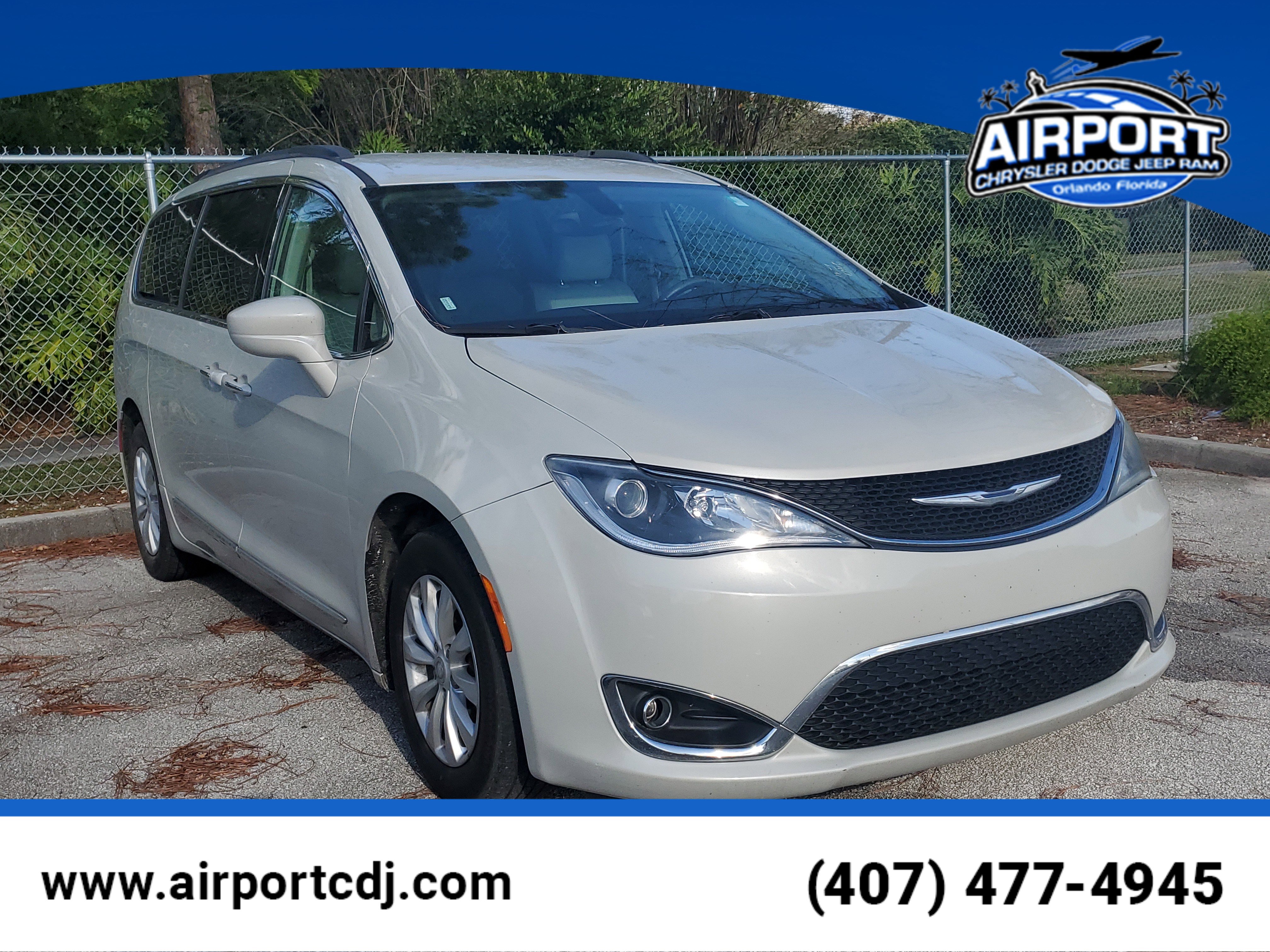 Used 2017 Chrysler Pacifica Touring-L image 1