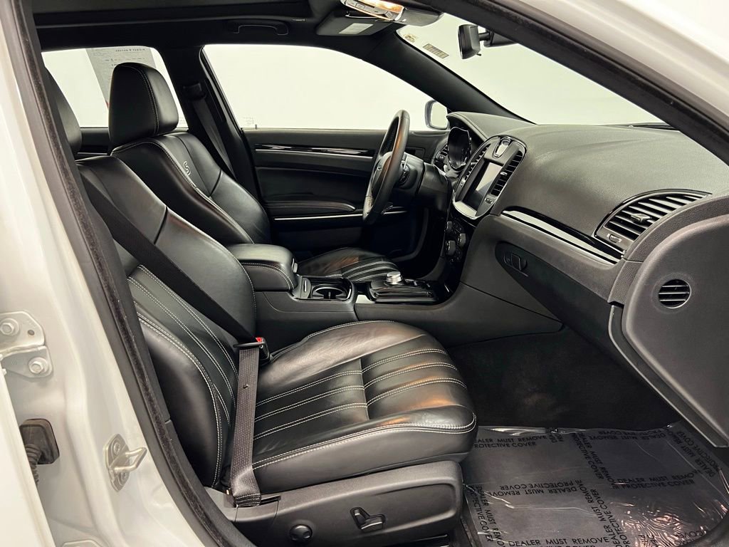 Used 2023 Chrysler 300 S image 28