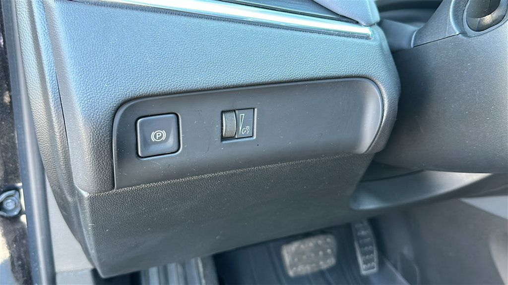Used 2023 Buick Enclave Essence w/ LPO, Floor Liner Package AWD/4WD image 16