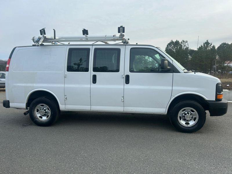 Used 2013 Chevrolet Express 2500 RWD image 4