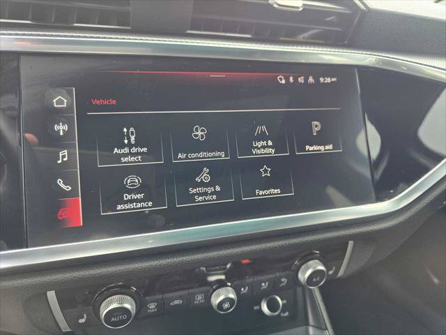 Used 2025 Audi Q3 2.0T Premium w/ Black Optic Sport Package AWD/4WD image 29
