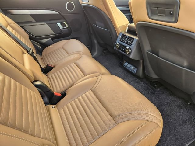 Used 2024 Land Rover Discovery Dynamic SE image 29