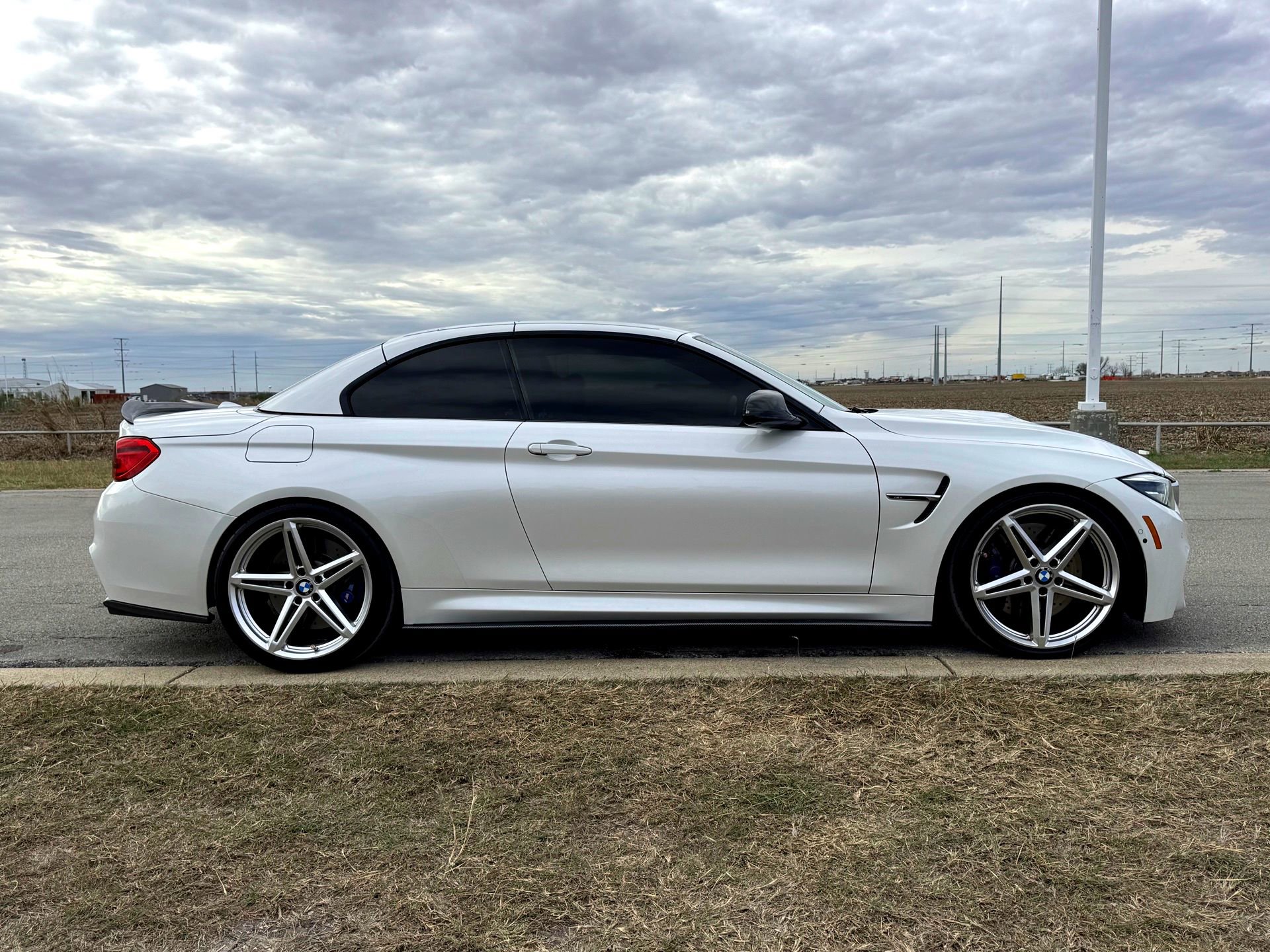 Used 2018 BMW M4 Convertible image 9