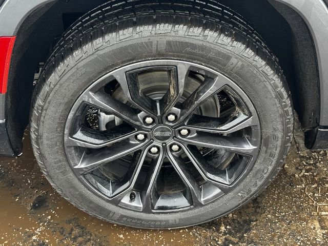 Used 2024 Jeep Grand Wagoneer L Series II w/ Quick Order Packagew 28T image 12