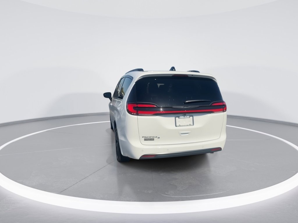 New 2026 Chrysler Pacifica Select w/ S Appearance Package image 8