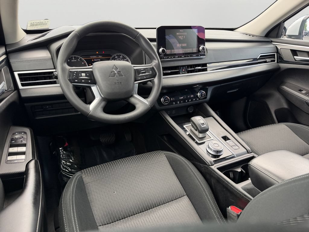 Used 2022 Mitsubishi Outlander ES AWD/4WD image 13