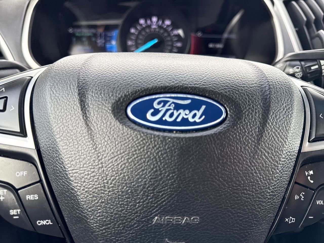Used 2019 Ford Edge SEL w/ Equipment Group 201A image 27