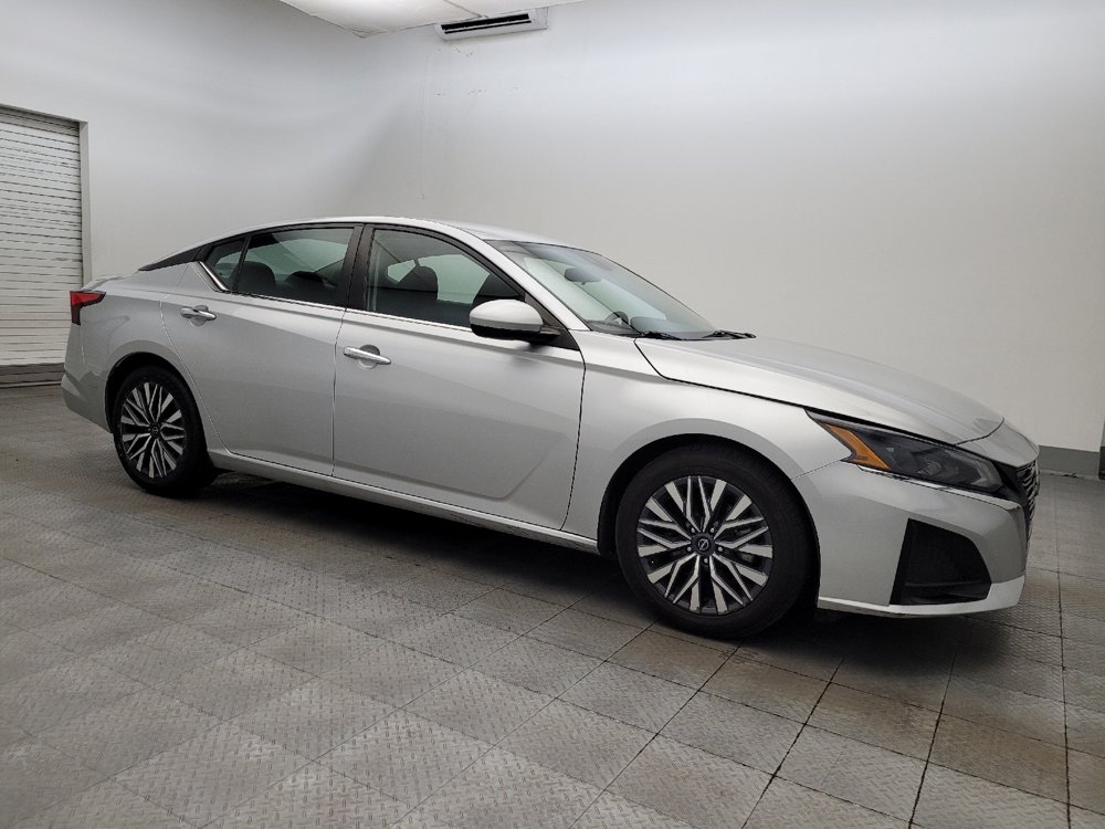 Used 2023 Nissan Altima 2.5 SV image 11
