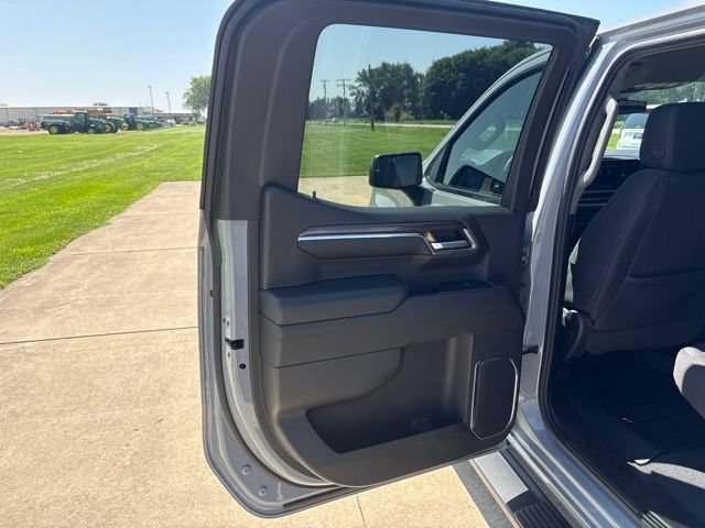 Used 2024 Chevrolet Silverado 1500 RST AWD/4WD image 16