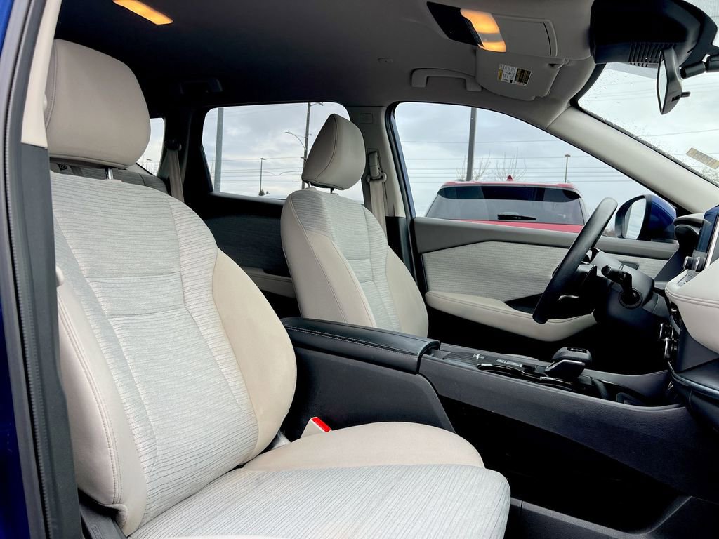 Used 2023 Nissan Rogue SV image 22