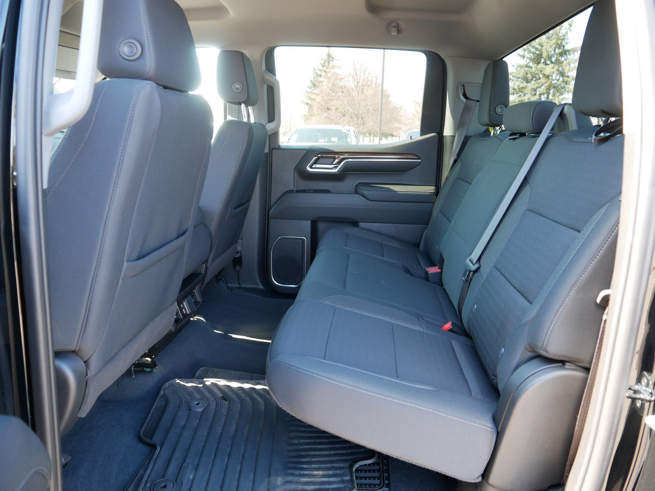 Used 2023 Chevrolet Silverado 1500 LT image 34