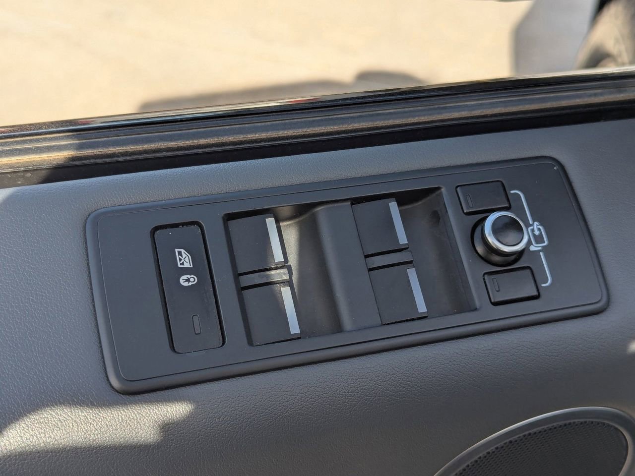 Used 2015 Land Rover Range Rover Sport HSE image 22