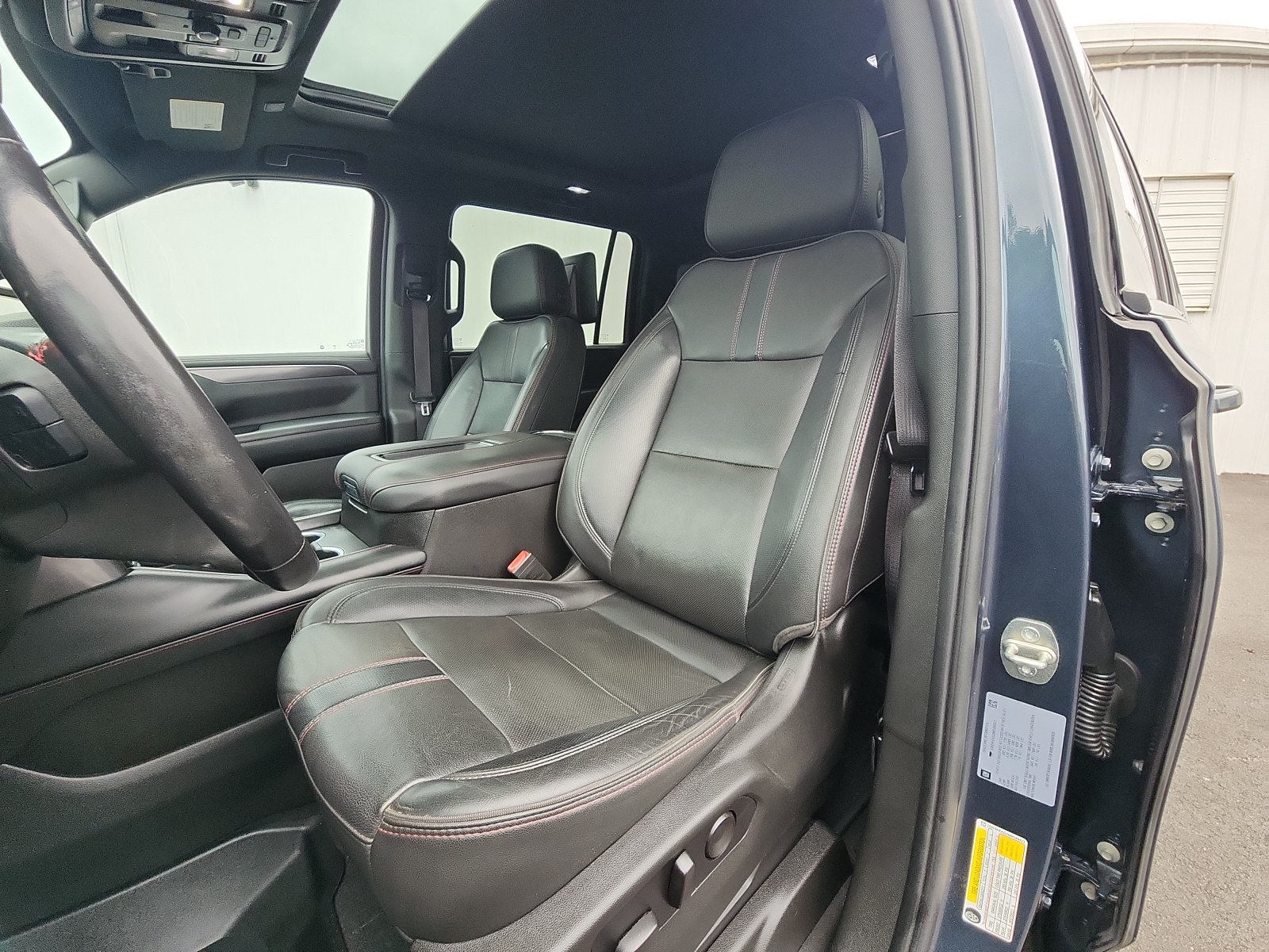 Used 2021 Chevrolet Suburban RST w/ Luxury Package AWD/4WD image 22