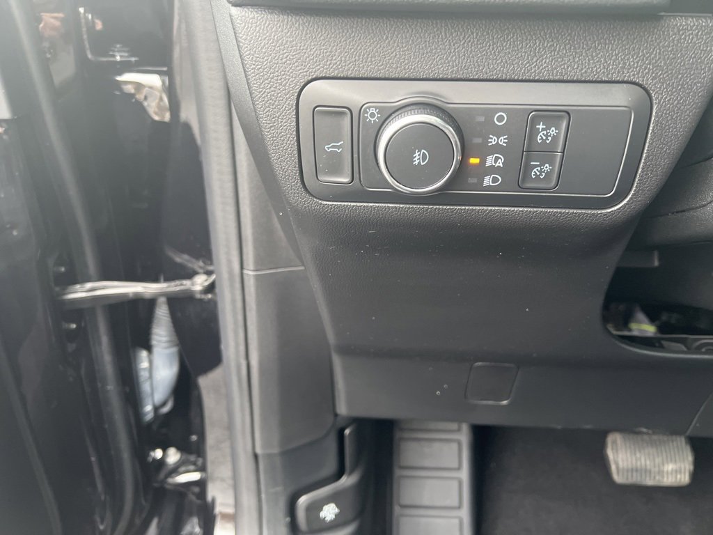 Used 2022 Ford Escape SEL w/ SEL Stealth AWD Package image 10