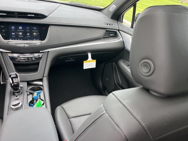 New 2026 Cadillac XT5 Sportv w/ LPO, Floor Liner Package AWD/4WD image 42