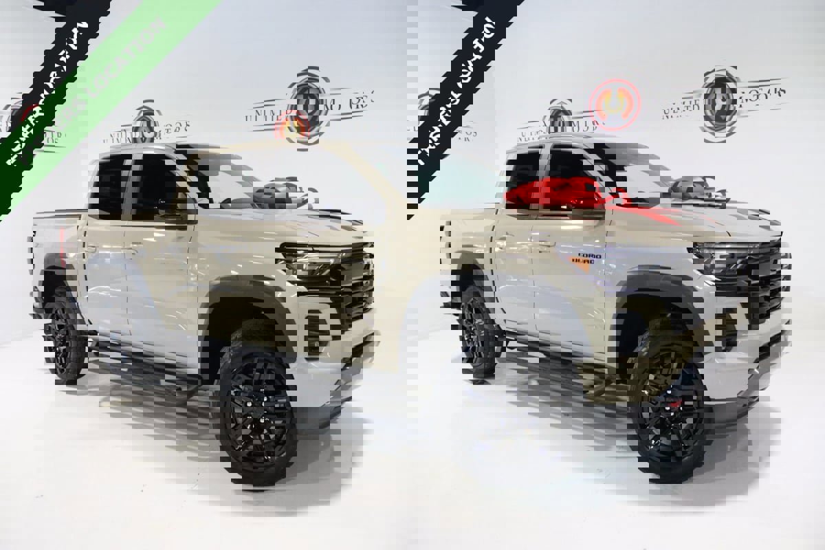 Used 2024 Chevrolet Colorado Z71 w/ Z71 Convenience Package 2 image 1