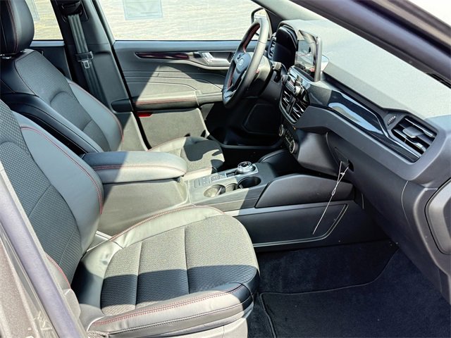New 2025 Ford Escape ST-Line w/ Cold Weather Package image 15