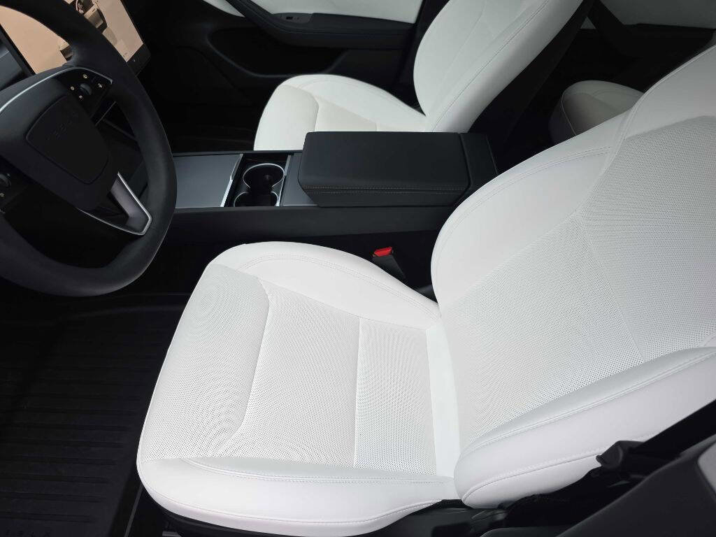 Used 2025 Tesla Model 3 Long Range image 12