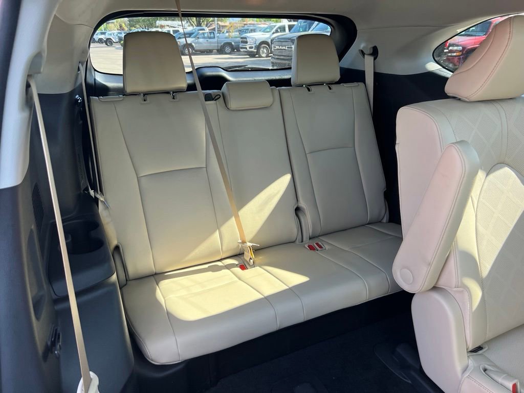 Used 2024 Toyota Highlander Platinum AWD/4WD image 22