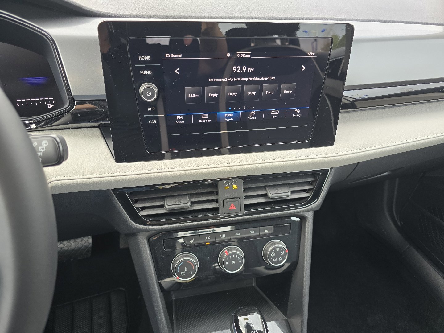 Certified 2025 Volkswagen Taos S AWD/4WD image 33