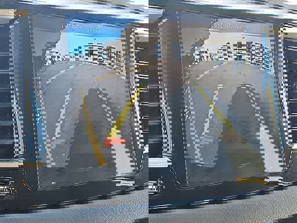 Used 2019 Chrysler Pacifica Touring-L image 17