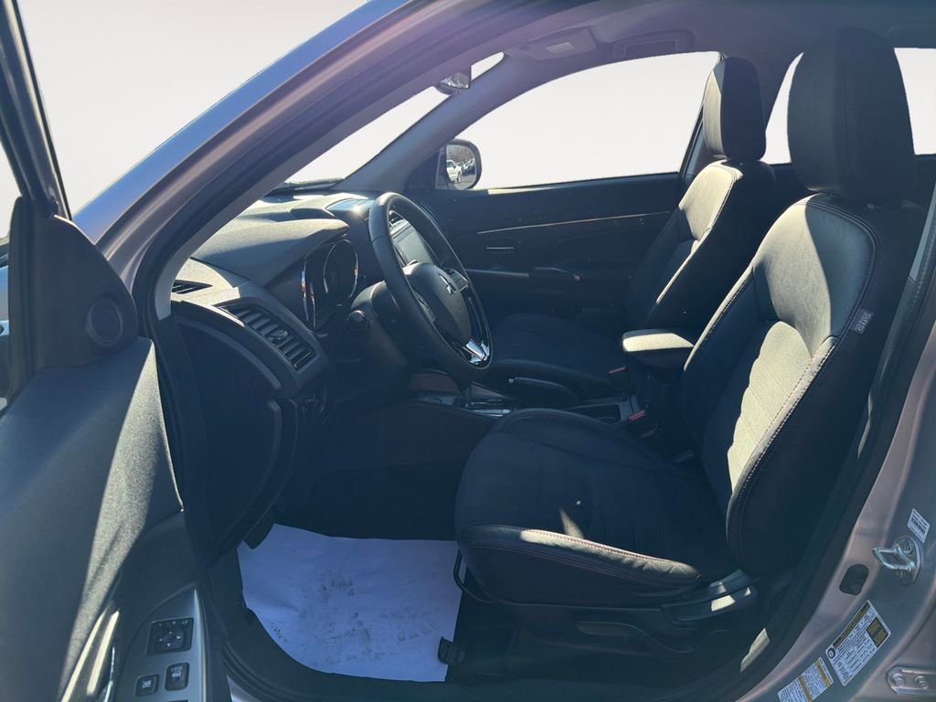 Used 2022 Mitsubishi Outlander Sport SE image 12