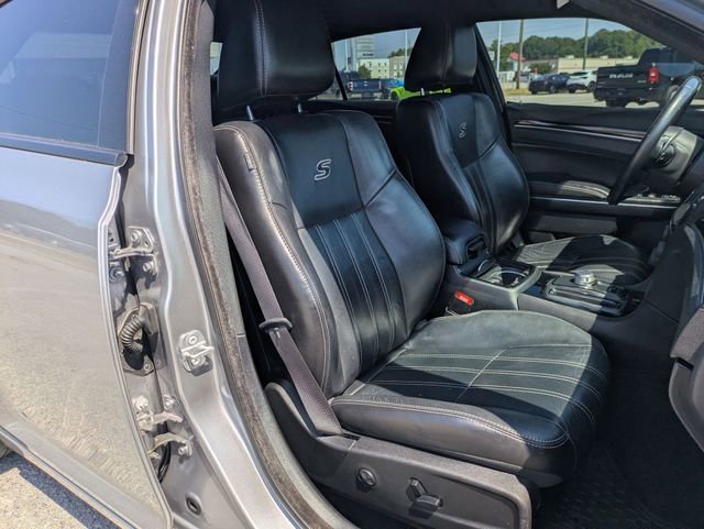 Used 2017 Chrysler 300 S AWD/4WD image 39