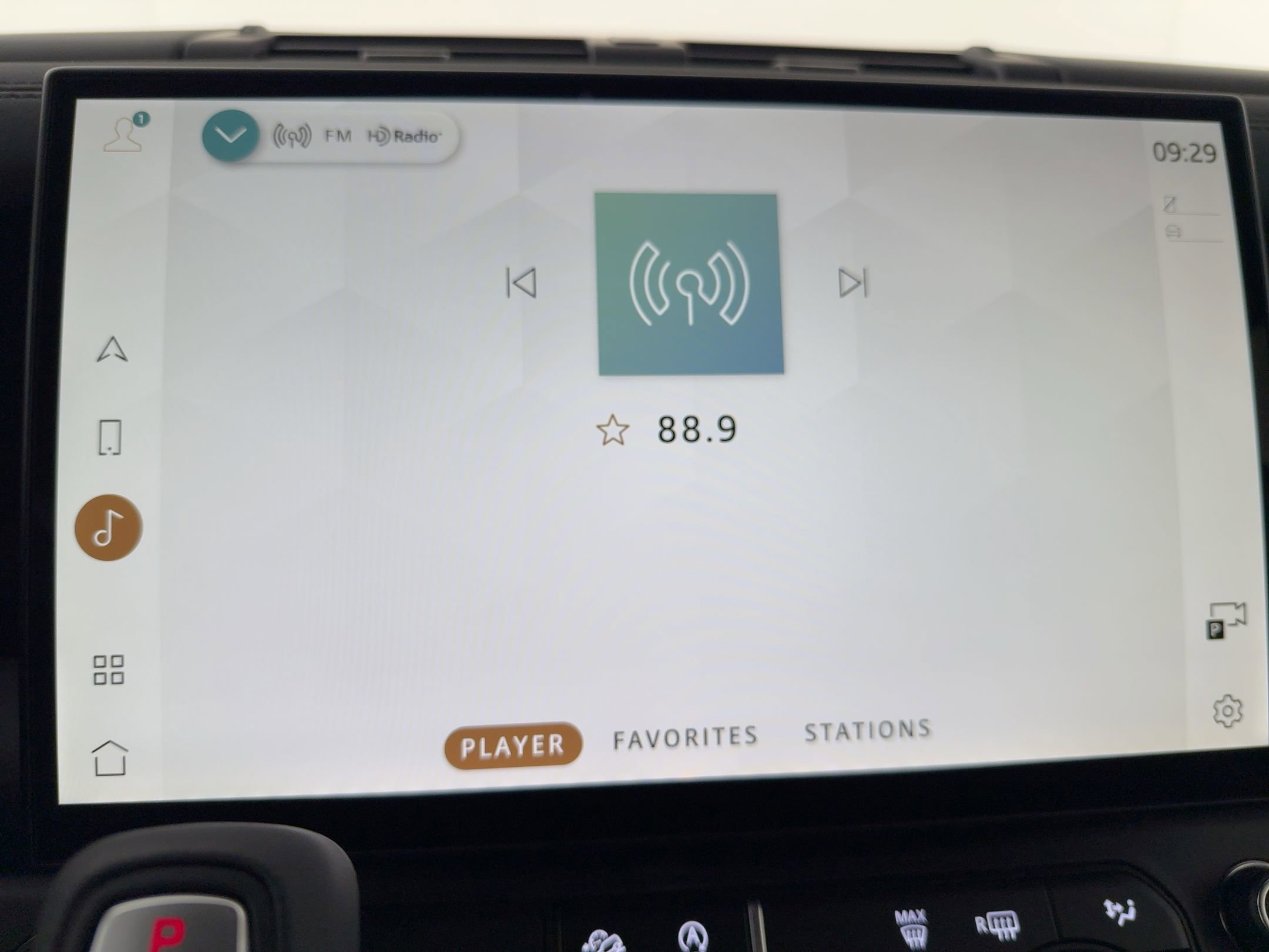 New 2026 Land Rover Defender 110 image 20