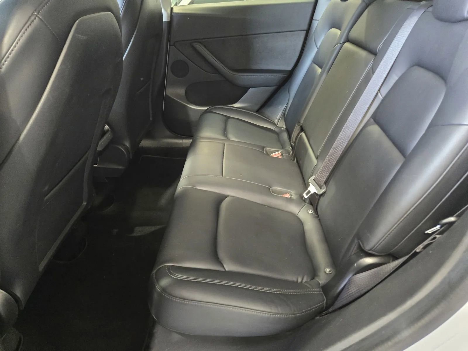 Used 2020 Tesla Model Y Long Range image 12