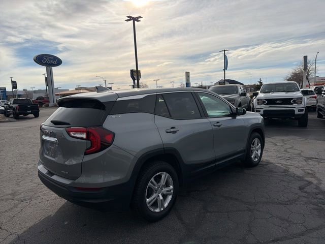 Used 2024 GMC Terrain SLE image 6